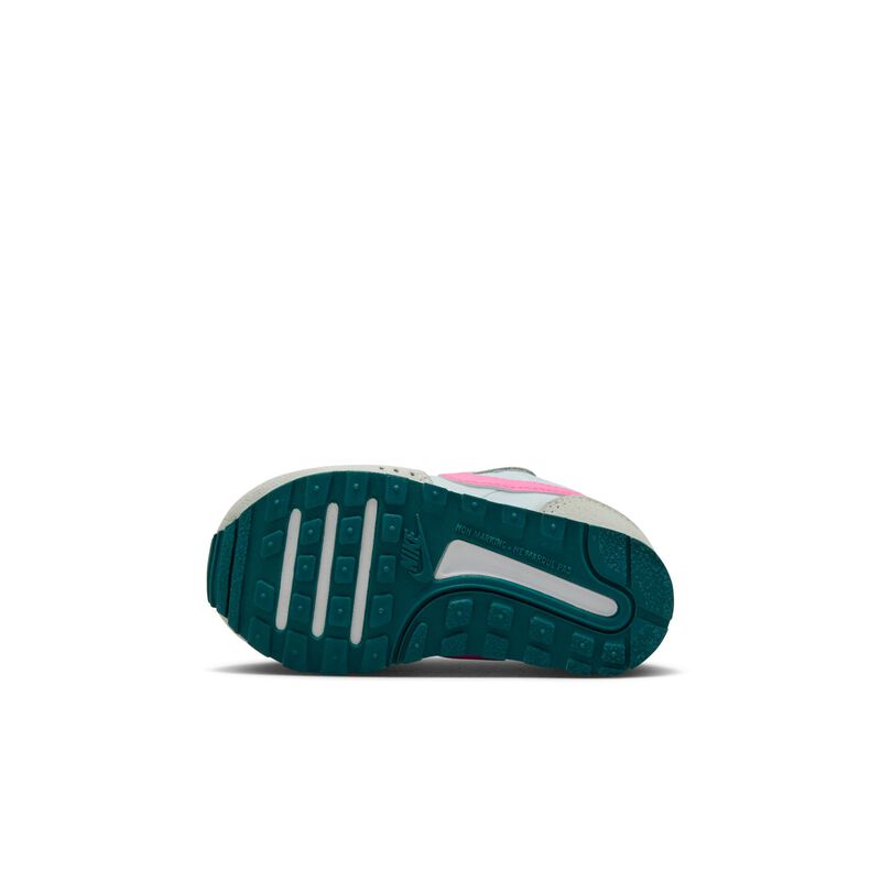 Nike MD Valiant, Blanco cumbre/Blanco/Verde azulado geoda/Rosa hechizo, hi-res