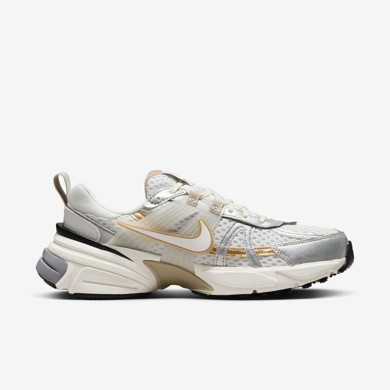 Nike V2K Run, Blanco/Caqui/Plata Metalizado/Blanco, hi-res