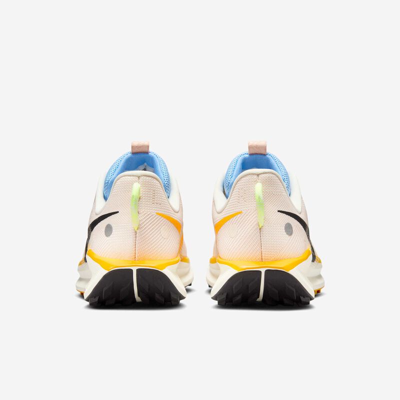 Nike Pegasus Trail 5, Fantasma/Coral Lavado/Oro Universitario/Negro, hi-res