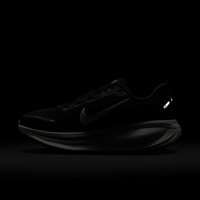 Nike Vomero 18, Negro/Leche De Coco/Mena De Hierro Claro/Blanco Cumbre, hi-res