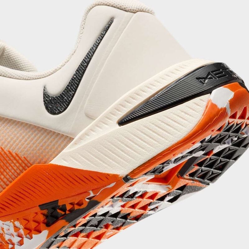 Nike Metcon 10, Perla suave/Naranja seguridad/Negro, hi-res