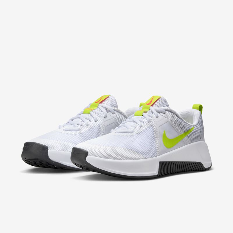 Nike MC Trainer 3, Blanco/Ponche Cálido/Negro/Cíber, hi-res