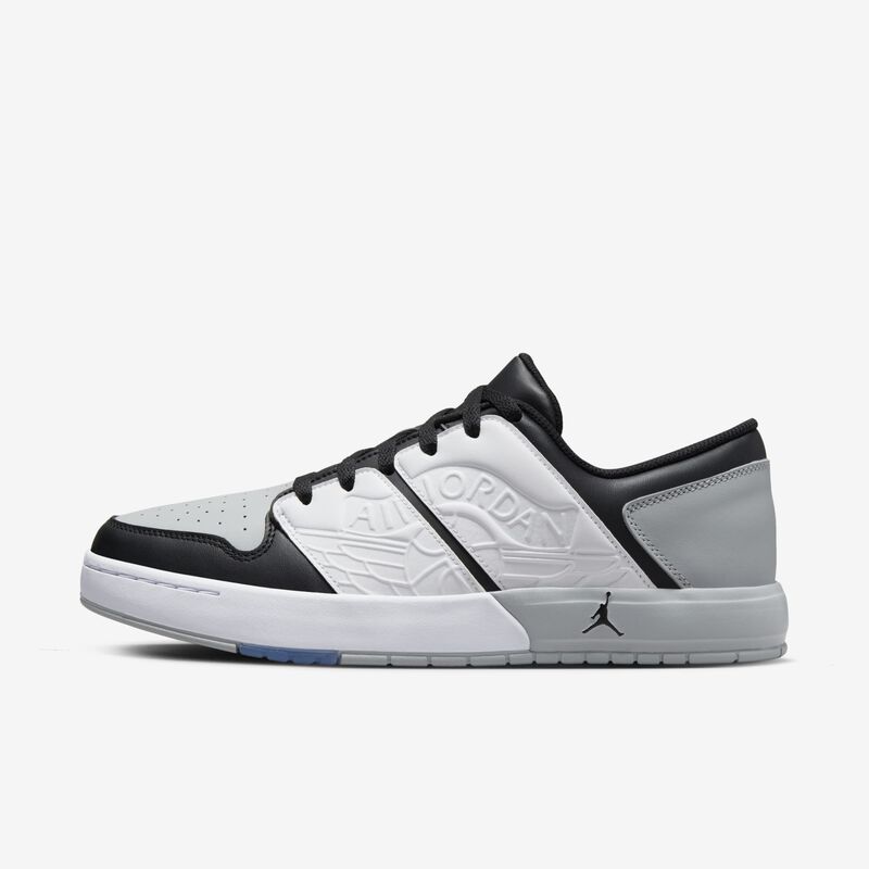Jordan Nu Retro 1 Low, Blanco/Negro-Gris Ahumado Claro-Rojo Universitario, hi-res