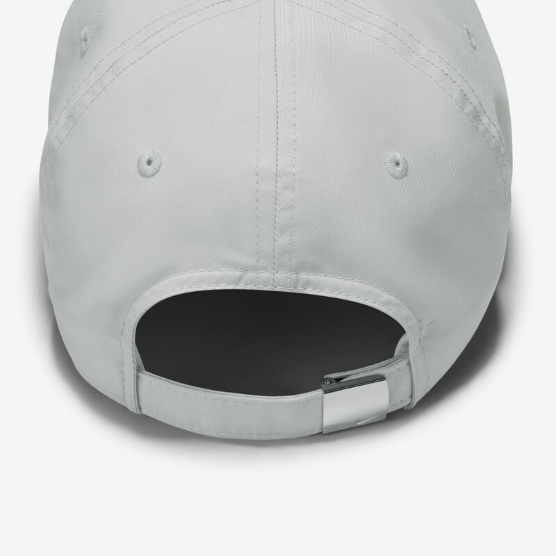 Nike Dri-FIT Club, Gris Humo Claro/Plata Metalizado, hi-res