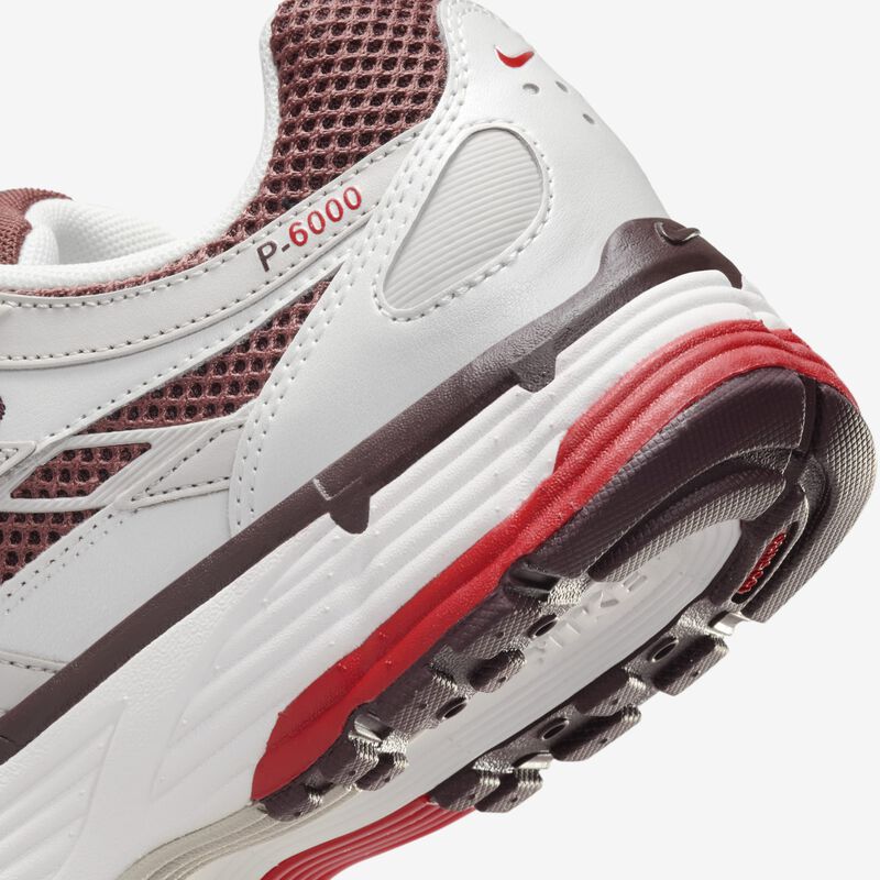 Nike P-6000, Blanco Cumbre Metalizado/Poni Oscuro/Mena De Hierro Claro/Rojo Pasión, hi-res