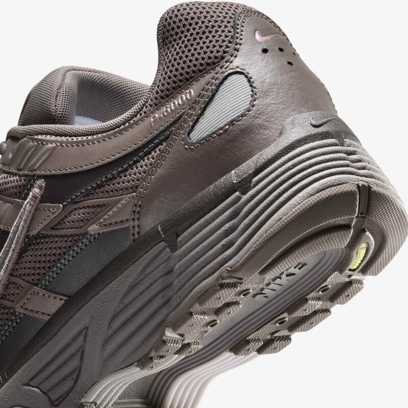 Nike P-6000, Cueva/Ceniza Medio/Peltre Liso/Plata Metalizado, hi-res