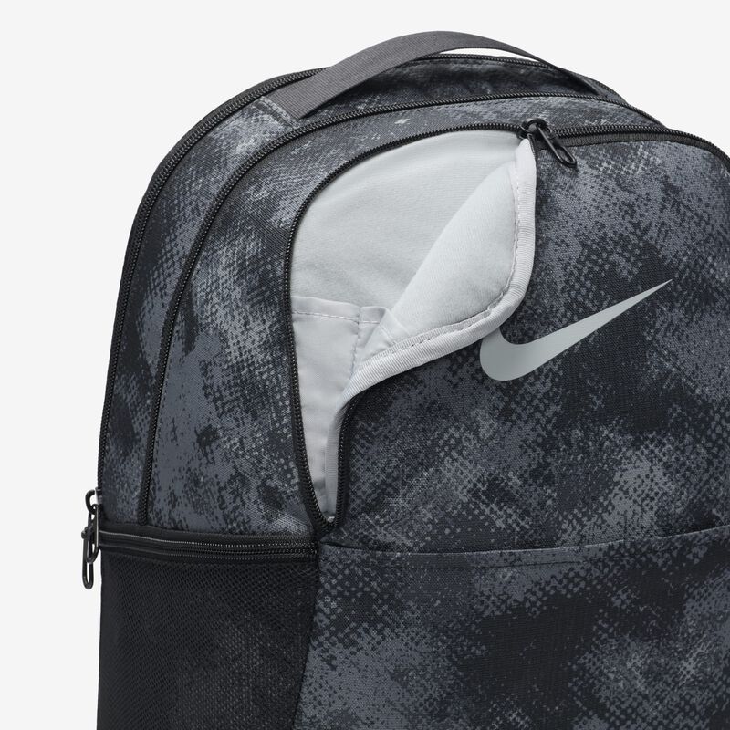 Nike Brasilia, Gris Hierro/Negro/Gris Humo Claro, hi-res