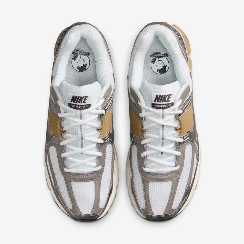 Nike Zoom Vomero 5, Peltre Metálico/Ceniza Media-Paracaídas Beige-Blanco-Marfil Pálido- Platino Metálico, hi-res