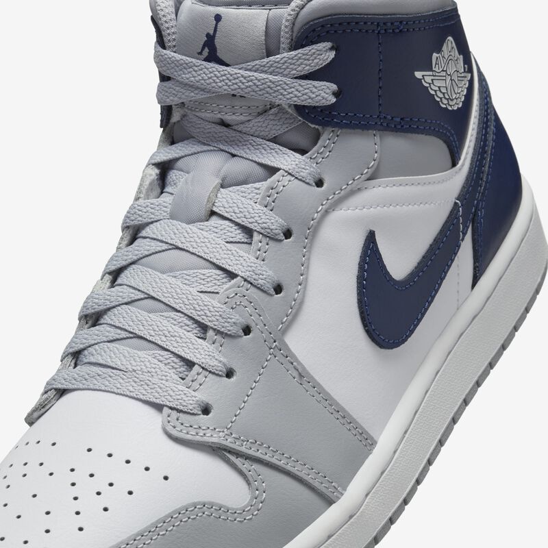 Air Jordan 1 Mid, Blanco/Gris Lobo/Azul Marino Medianoche, hi-res