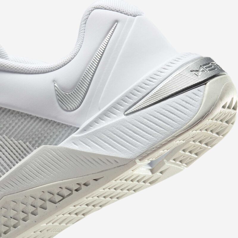 Nike Metcon 10, Blanco/Tinte Platino/Gris Lobo/Plata metalizado, hi-res