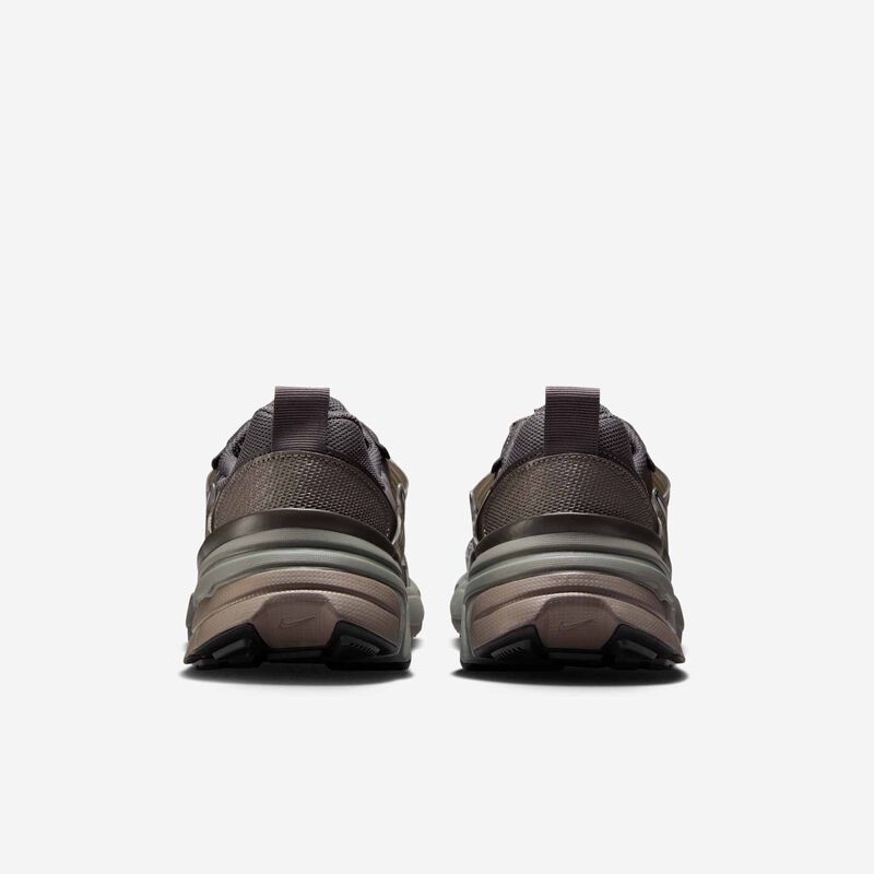 Nike V2K Run, Cueva/Peltre Liso/Ceniza Medio/Plata Metalizado, hi-res