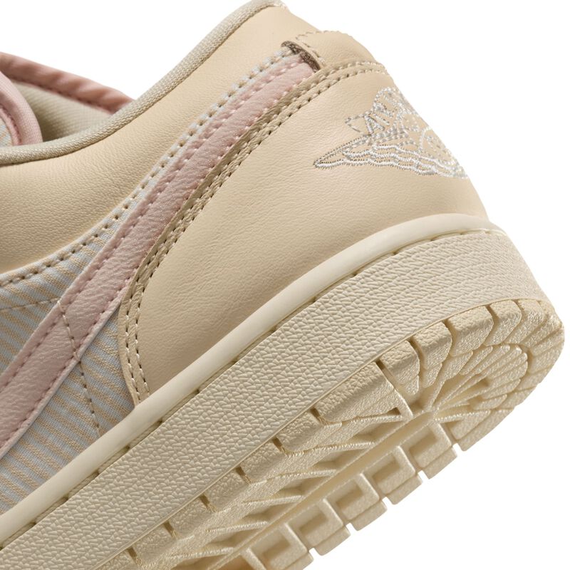 Air Jordan 1 Low SE, Muselina/Rosa Leyenda-Vela-Leche De Coco, hi-res