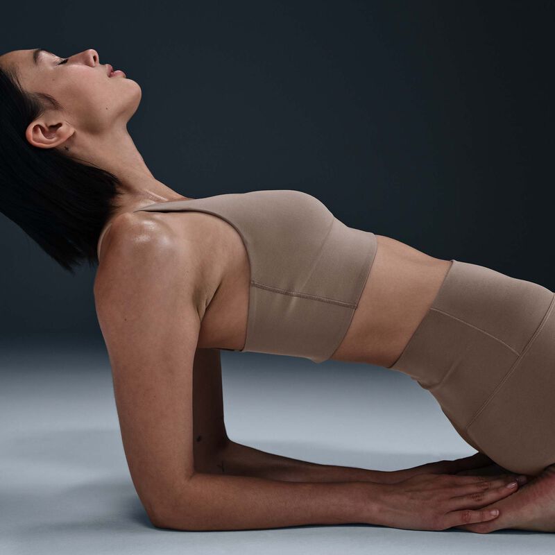 Nike Alate Medium Support, Marrón Visón/Blanco, hi-res