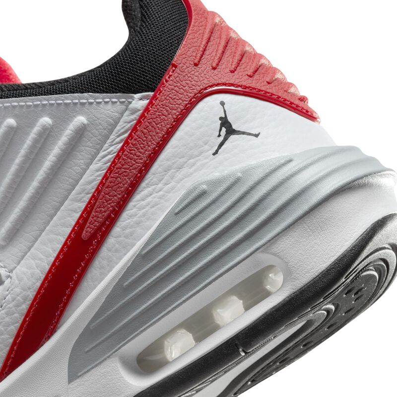Jordan Max Aura 5, Blanco/Rojo universitario/Gris lobo/Negro, hi-res
