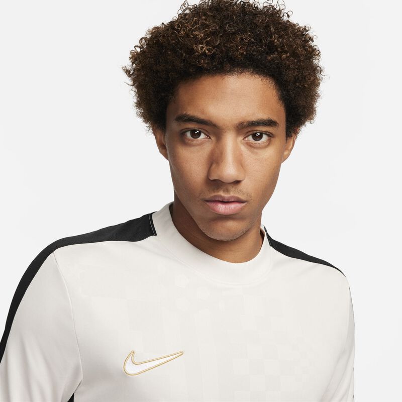 [Ljava.lang.String;@7da797cf Nike, Marr&oacute;n, hi-res