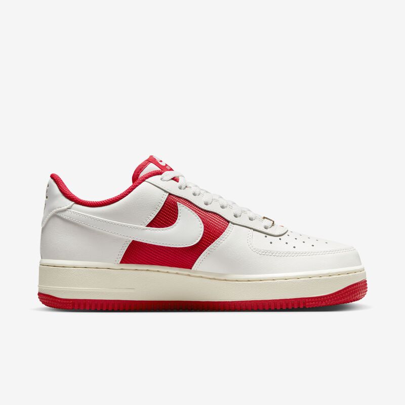 Nike Air Force 1 '07, Vela/Rojo universitario/Leche de coco/Vela, hi-res