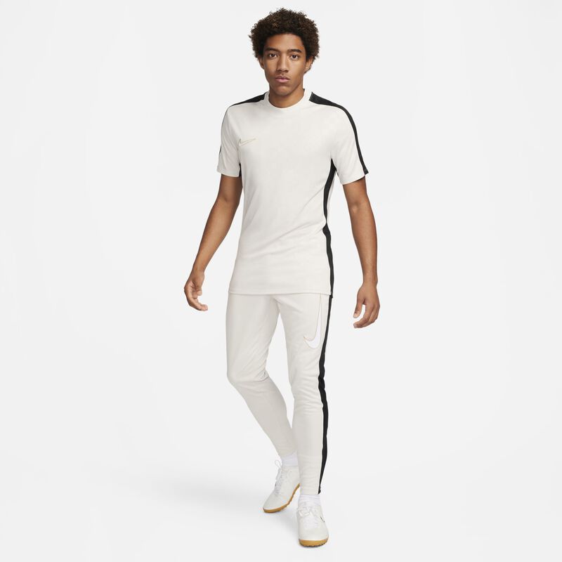 [Ljava.lang.String;@7da797cf Nike, Marr&oacute;n, hi-res