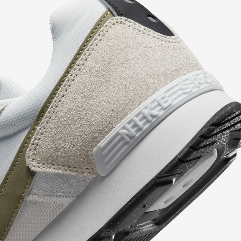 Nike Venture Runner, Blanco Cumbre/Negro/Blanco/Oliva Medio, hi-res