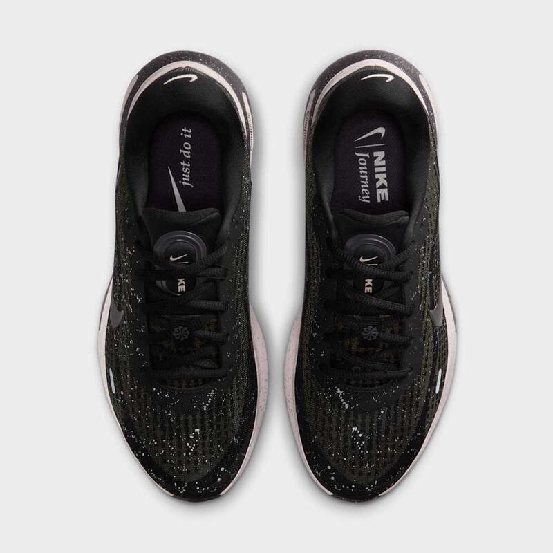 Nike Journey Run, Negro/Plata metalizado/Morado cueva/Gris oscuro metálico, hi-res