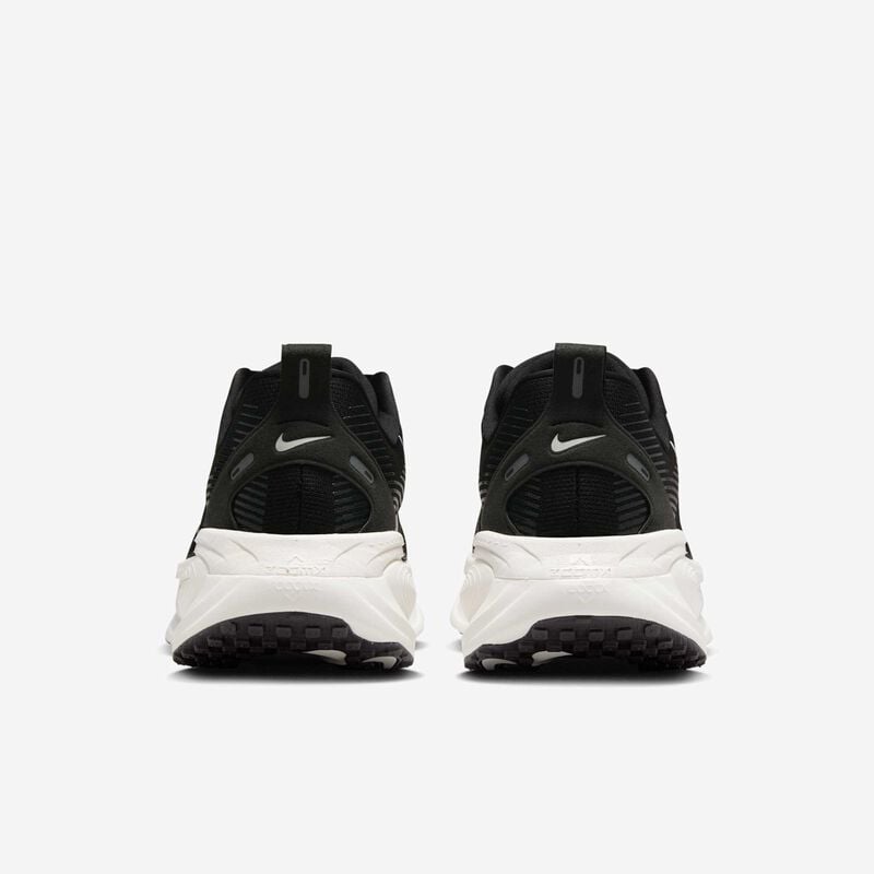Nike Vomero 18, Negro/Leche De Coco/Mena De Hierro Claro/Blanco Cumbre, hi-res