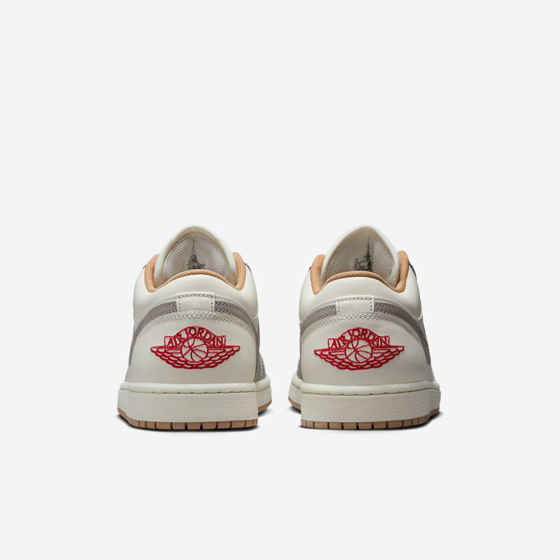 Air Jordan 1 Low, Vela/Gris Universitario/Cáñamo/Rojo Fuego, hi-res