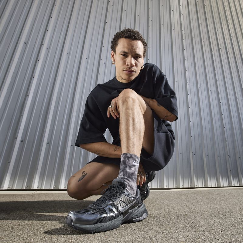 Nike V2K Run, Negro/Antracita/Gris Humo Oscuro, hi-res