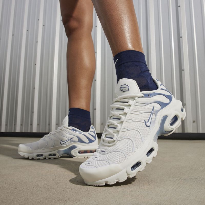 Nike Air Max Plus, Blanco Cumbre/Azul Armería Claro/Gris Fútbol/Pizarra Ceniza, hi-res