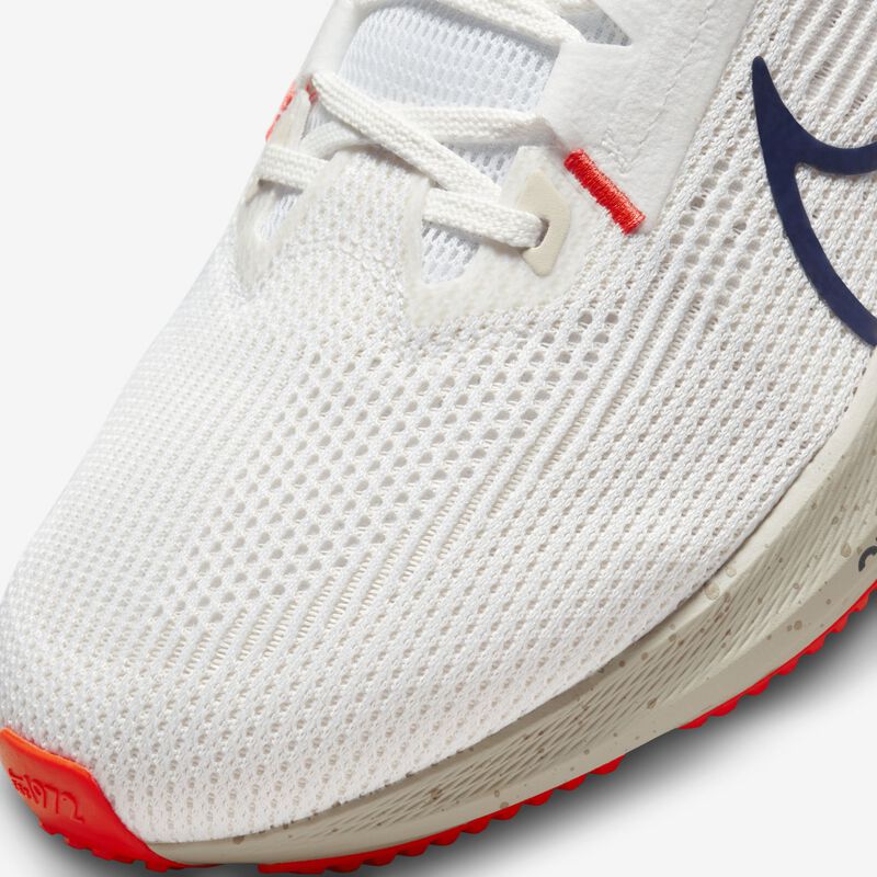 Nike Pegasus 40, Blanco/Marrón Orewood claro/Fantasma/Obsidiana, hi-res