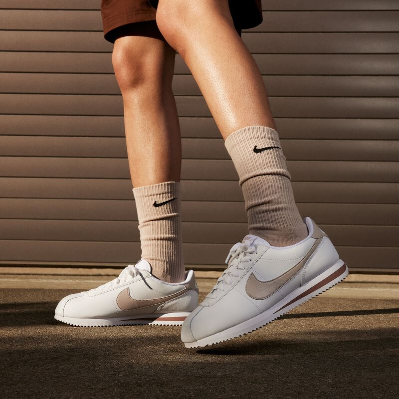Nike Cortez, Blanco/Malva Ahumado/Negro/Violeta Platino, hi-res