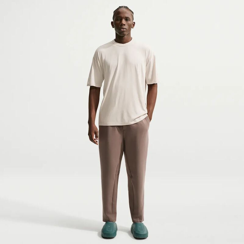 [Ljava.lang.String;@5f387901 Nike 24.7 ImpossiblySoft Light Men's Dri-FIT Short-Sleeve, Marr&oacute;n, hi-res