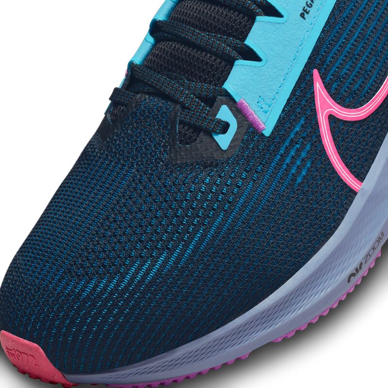 Nike Pegasus 40 SE, Negro/Abismo verde/Azul Báltico/Rosa intenso, hi-res