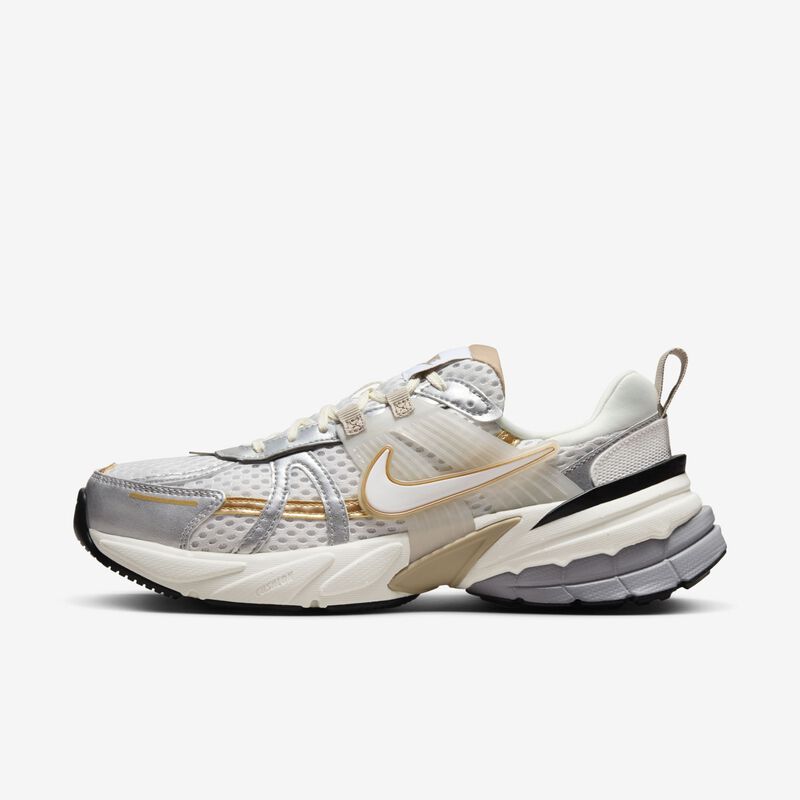 Nike V2K Run, Blanco/Caqui/Plata Metalizado/Blanco, hi-res