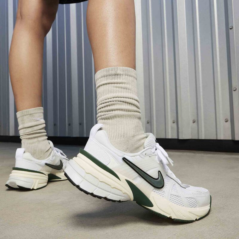 Nike V2K Run, Blanco/Polvo De Fotones/Abeto/Tinte Platino, hi-res