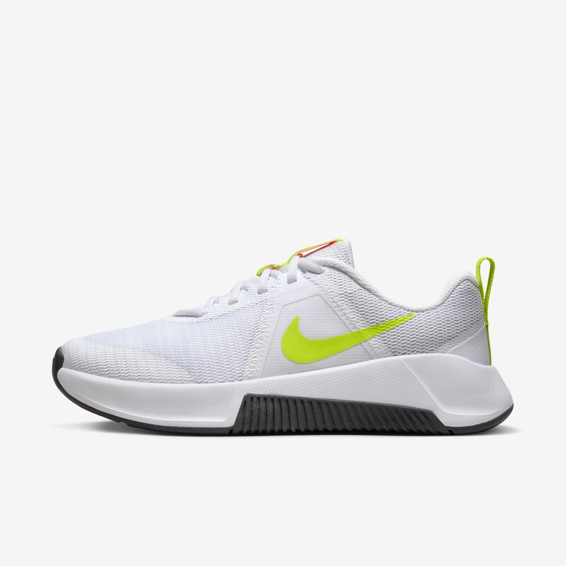 Nike MC Trainer 3, Blanco/Ponche Cálido/Negro/Cíber, hi-res