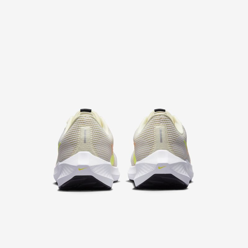 Nike Pegasus 40, Blanco/Leche de coco/Voltio/Multicolor, hi-res