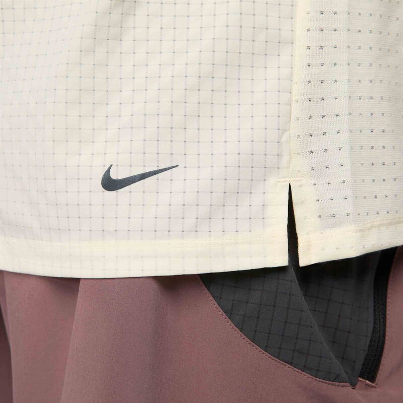 Nike Dri-FIT Trail Solar Chase, Leche de coco/Negro, hi-res