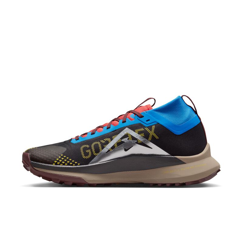 Nike React Pegasus Trail 4 GORE-TEX, Negro/Azul fotográfico claro/Rojo pista/Azufre vivo, hi-res