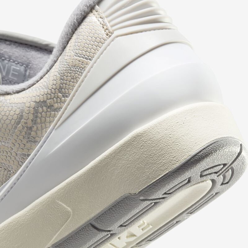 Air Jordan 2 Retro Low, Blanco/Drift de Arena/Gris Neutro/Cemento, hi-res