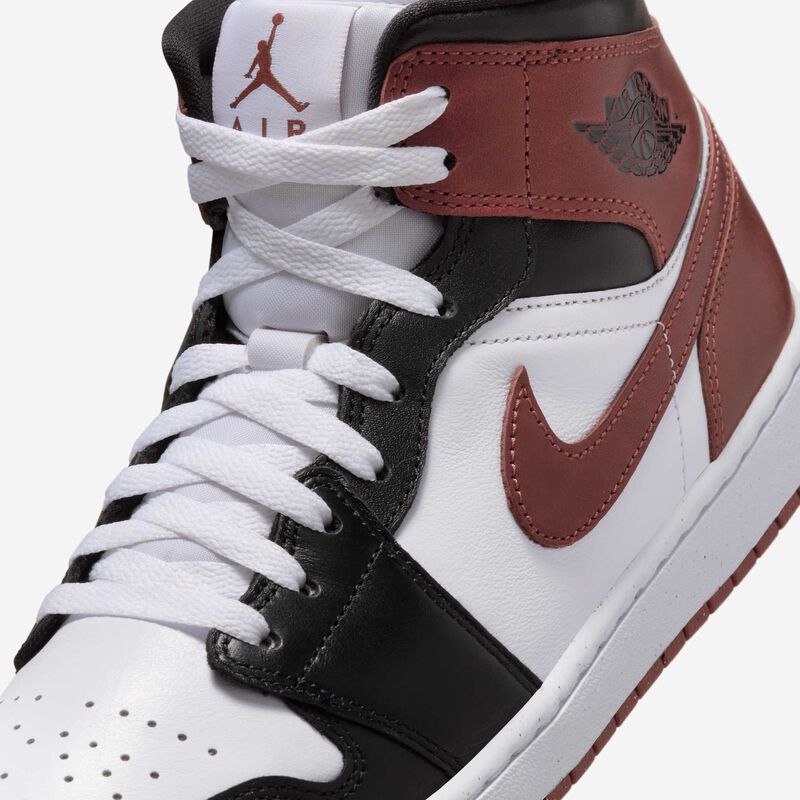 Air Jordan 1 Mid SE, Blanco/Negro/Poni Oscuro, hi-res