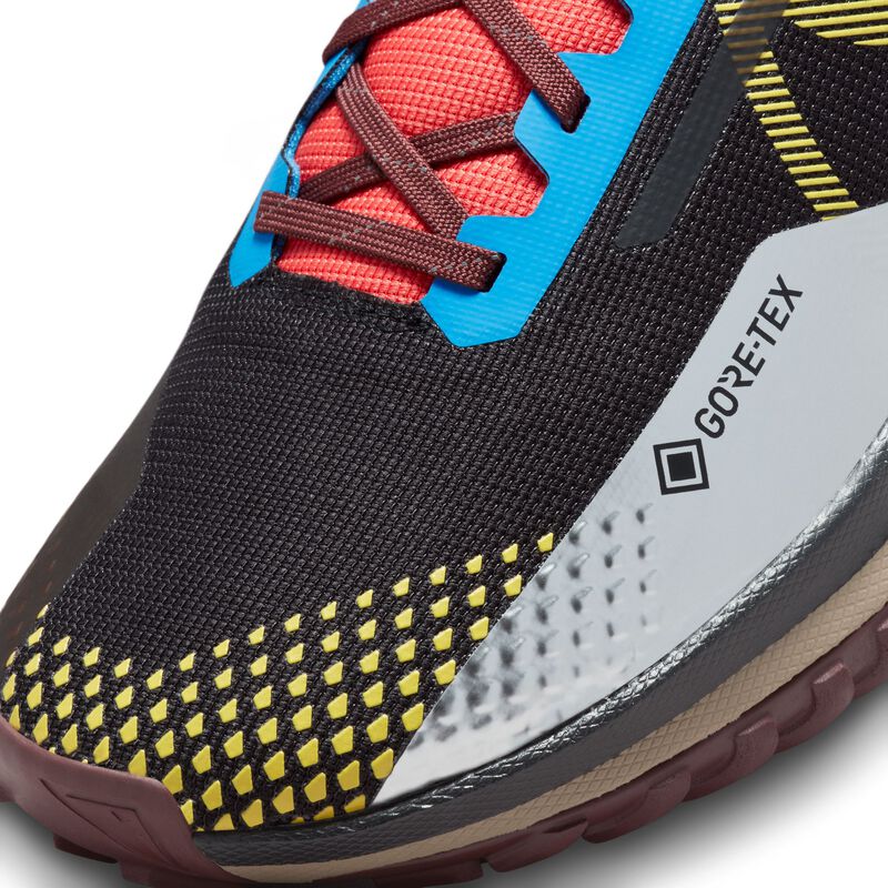 Nike React Pegasus Trail 4 GORE-TEX, Negro/Azul fotográfico claro/Rojo pista/Azufre vivo, hi-res