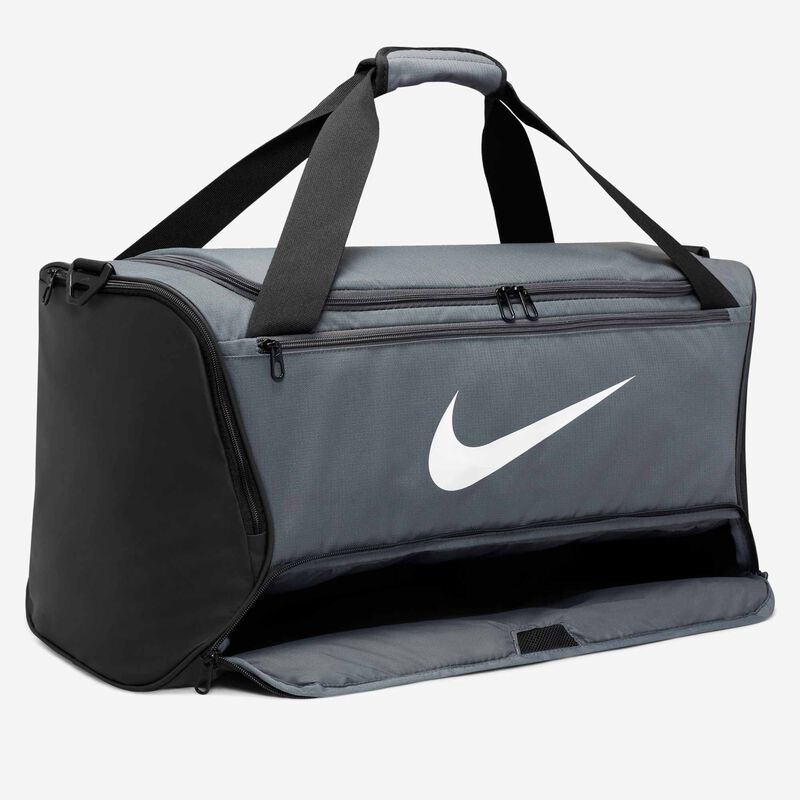 Nike Brasilia 9.5, Gris Hierro/Negro/Blanco, hi-res