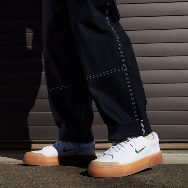 Nike Court Legacy Lift, Blanco/Verde Vintage-Amarillo Goma-Vela, hi-res