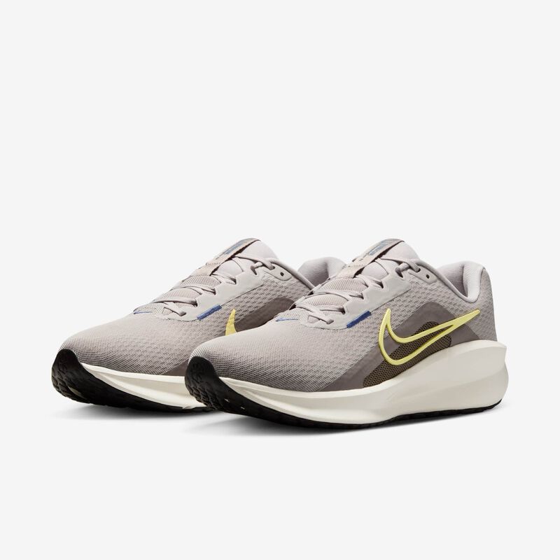 Nike Downshifter 13, Gris Universitario/Cueva/Azul Difuso/Amarillo Suave, hi-res