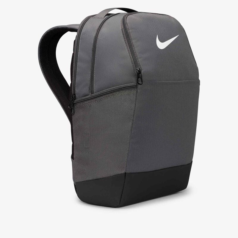 Nike Brasilia 9.5, Gris Hierro/Negro/Blanco, hi-res