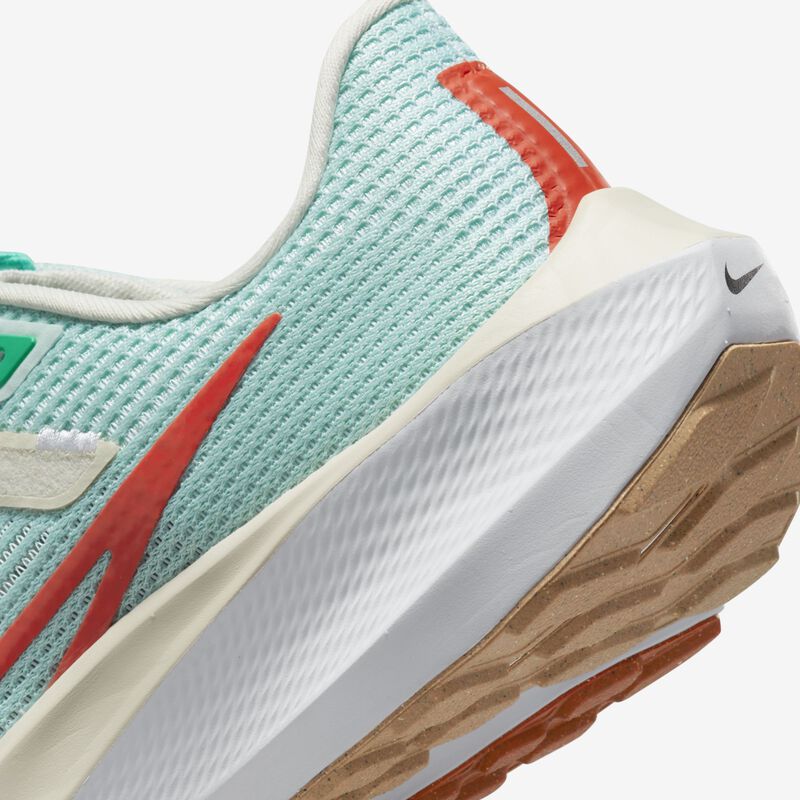 Nike Pegasus 40, Hielo jade/Blanco/Vidrio marino/Rojo picante, hi-res