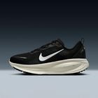 Nike Vomero 18, Negro/Leche De Coco/Mena De Hierro Claro/Blanco Cumbre, hi-res