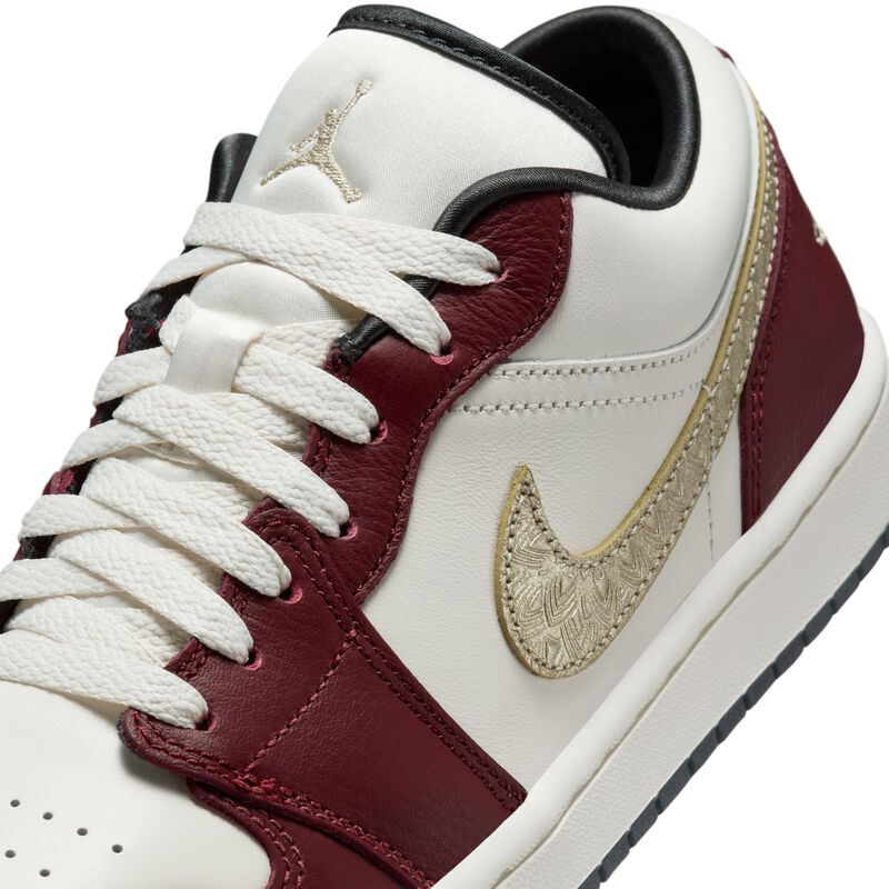 Air Jordan 1 Low SE Chinese New Year, Vela/Rojo oscuro de equipo/Gris ahumado oscuro/Oro metálico en grano, hi-res