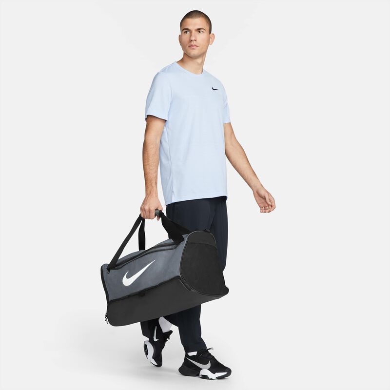 Nike Brasilia 9.5, Gris Hierro/Negro/Blanco, hi-res
