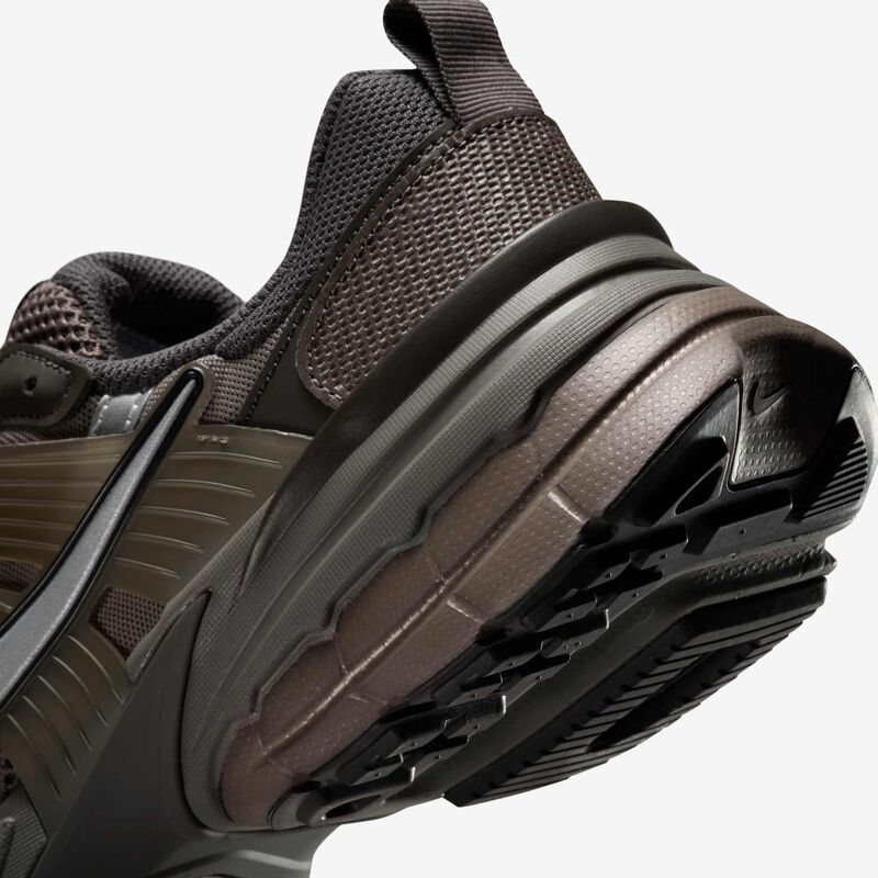 Nike V2K Run, Cueva/Peltre Liso/Ceniza Medio/Plata Metalizado, hi-res