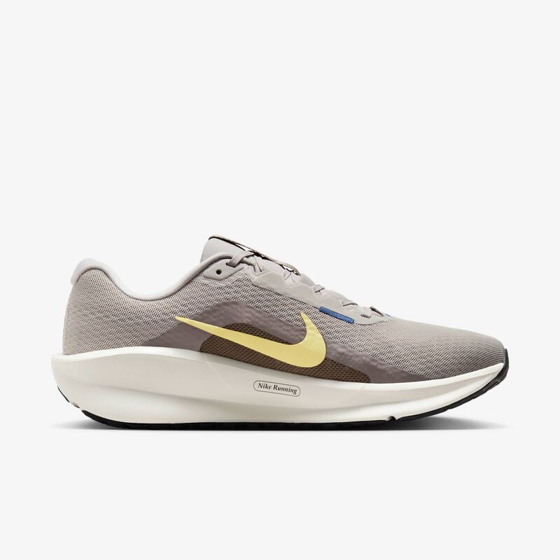 Nike Downshifter 13, Gris Universitario/Cueva/Azul Difuso/Amarillo Suave, hi-res